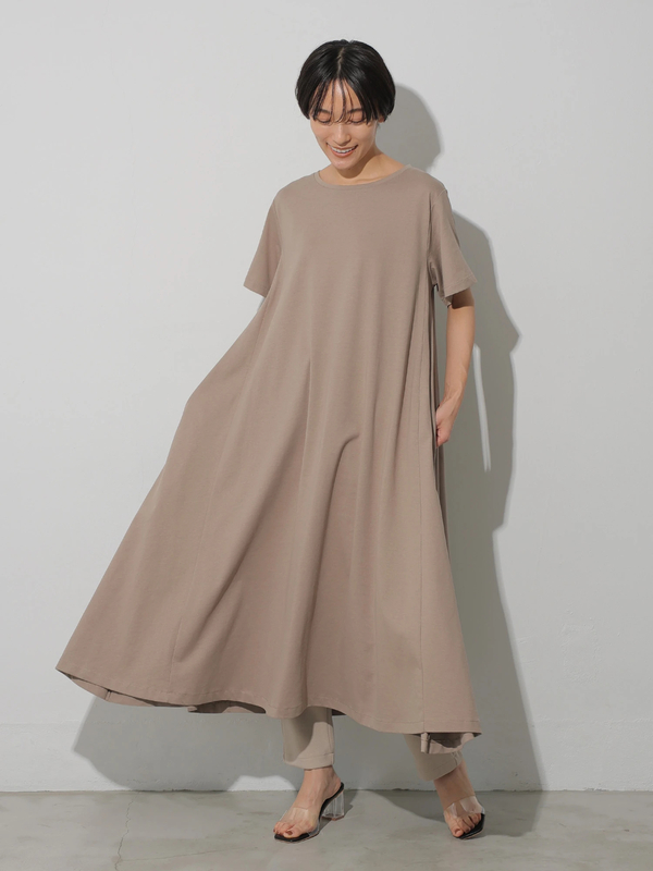 クルーネックカットフレアワンピース ブラック グレーベージュ マスタード ネイビー American Holic アメリカンホリック のレディース ワンピース Ha16l1h0290 ファッション通販のstripe Club