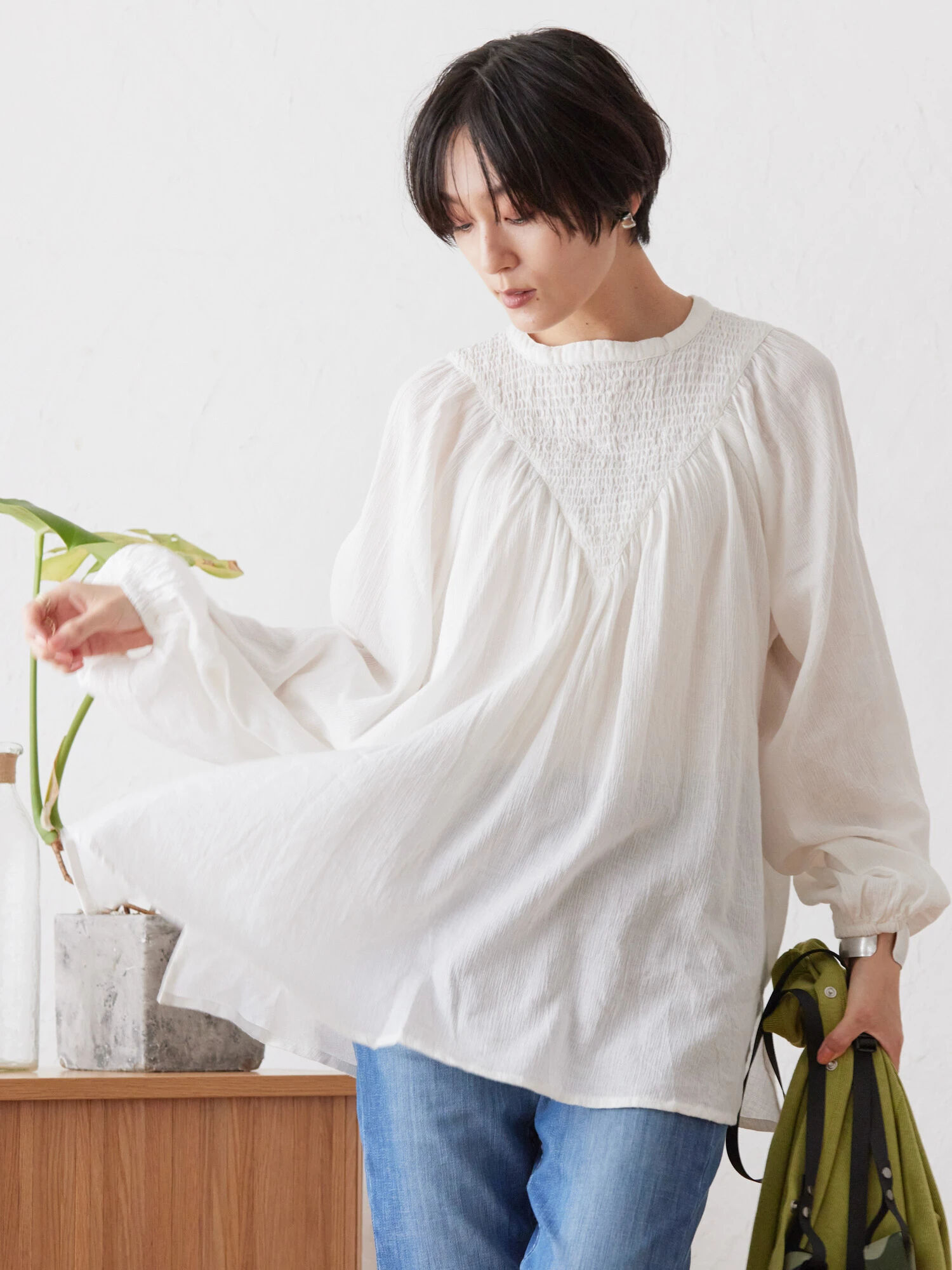 アウトレット】楊柳ドビー刺繍ブラウス（オフホワイト/ブラック 