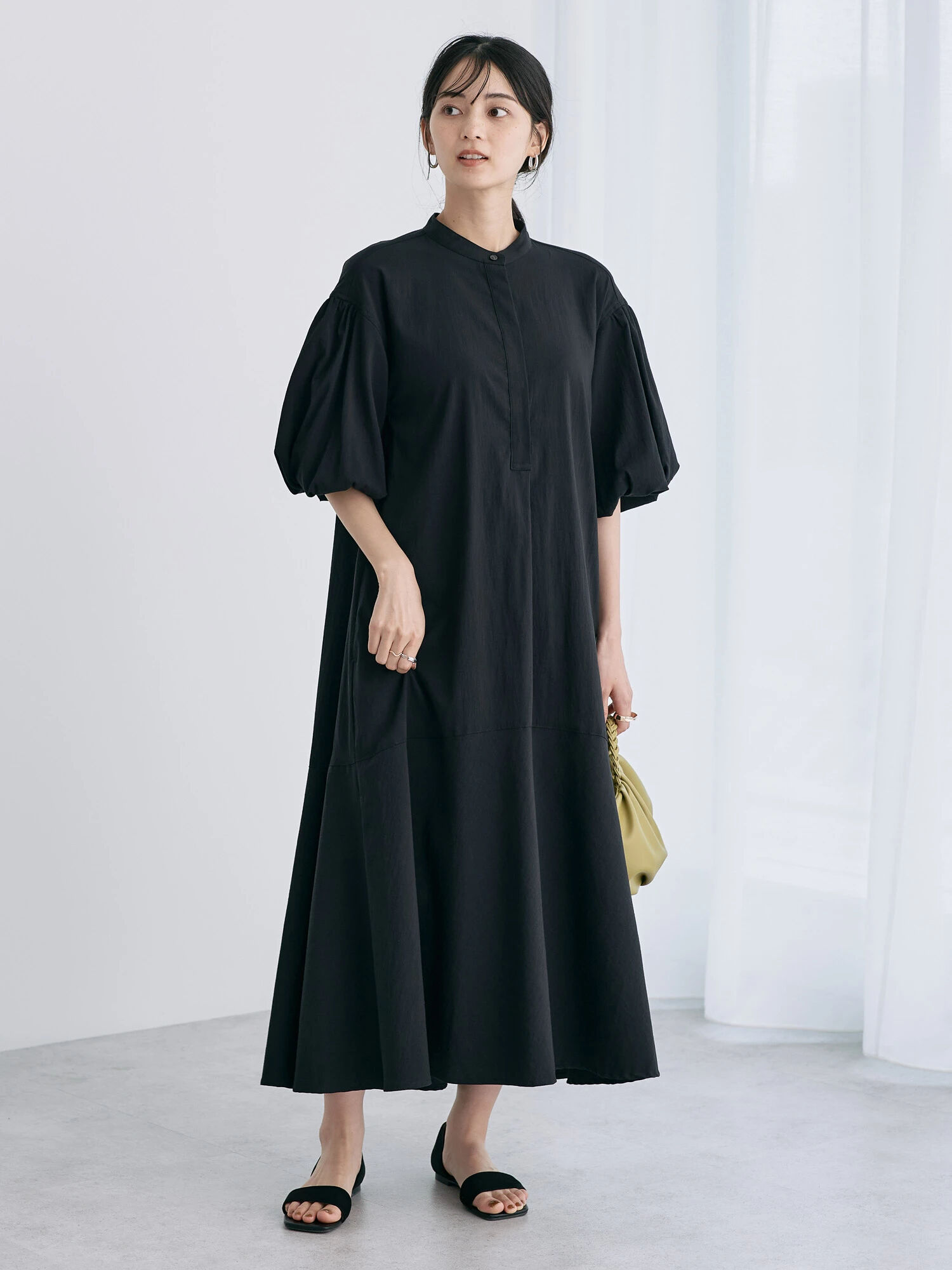 身幅40cm2021 カメオコレクティブ　黒ワンピース　バルーン袖