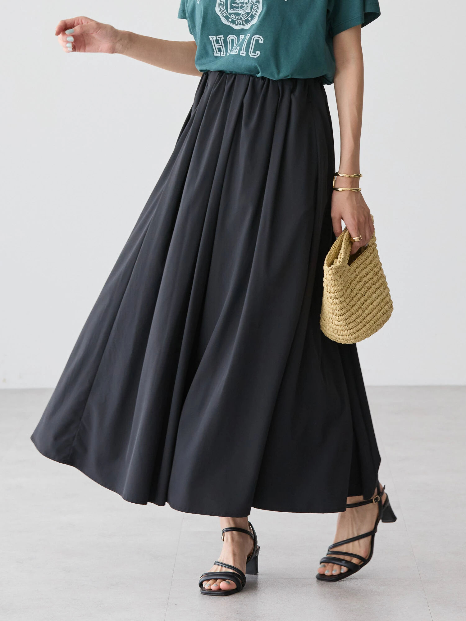 イージーケア+接触冷感ウエストタックフレアスカート（ブラック  