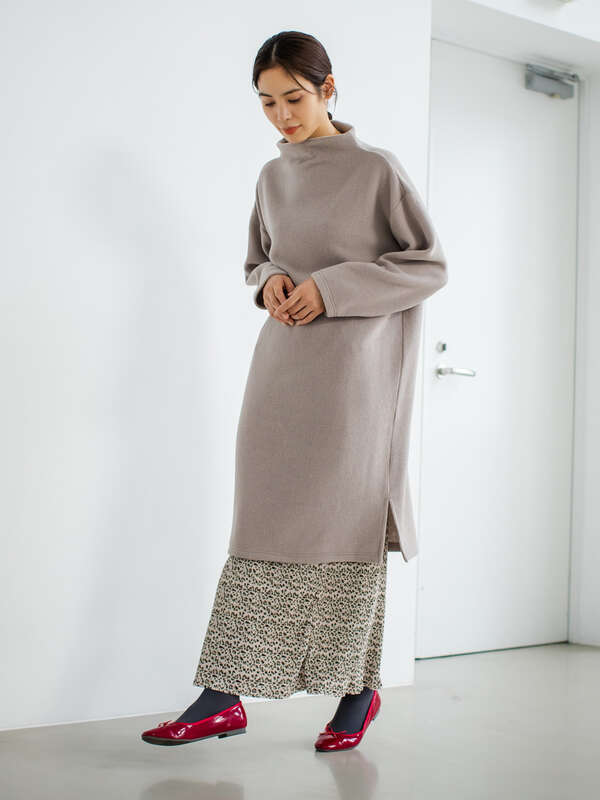 アウトレット ボトルネックワンピース ダークグレー ライトベージュ グレーベージュ Koe コエ のレディースワンピース Ka97l1h00 ファッション通販のstripe Club