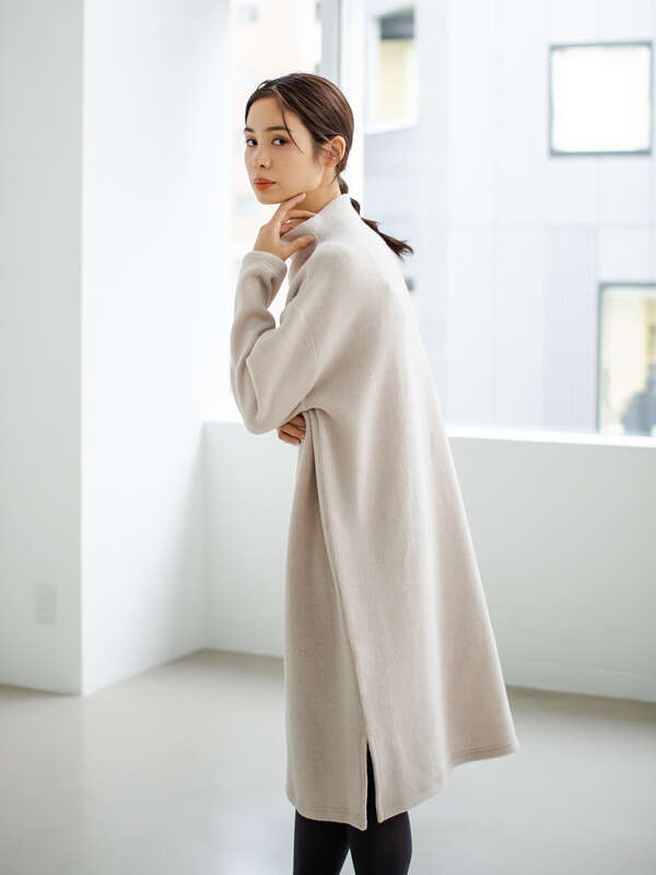 アウトレット ボトルネックワンピース ダークグレー ライトベージュ グレーベージュ Koe コエ のレディースワンピース Ka97l1h00 ファッション通販のstripe Club