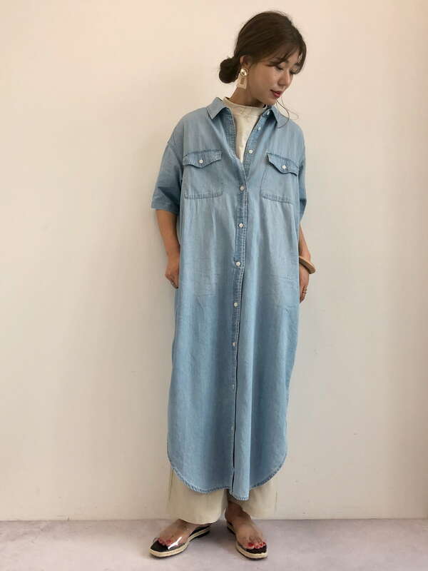 アウトレット 半袖デニムシャツワンピース サックスブルー ライトインディゴ Koe コエ のレディースワンピース Ka06l0h0100 ファッション通販のstripe Club