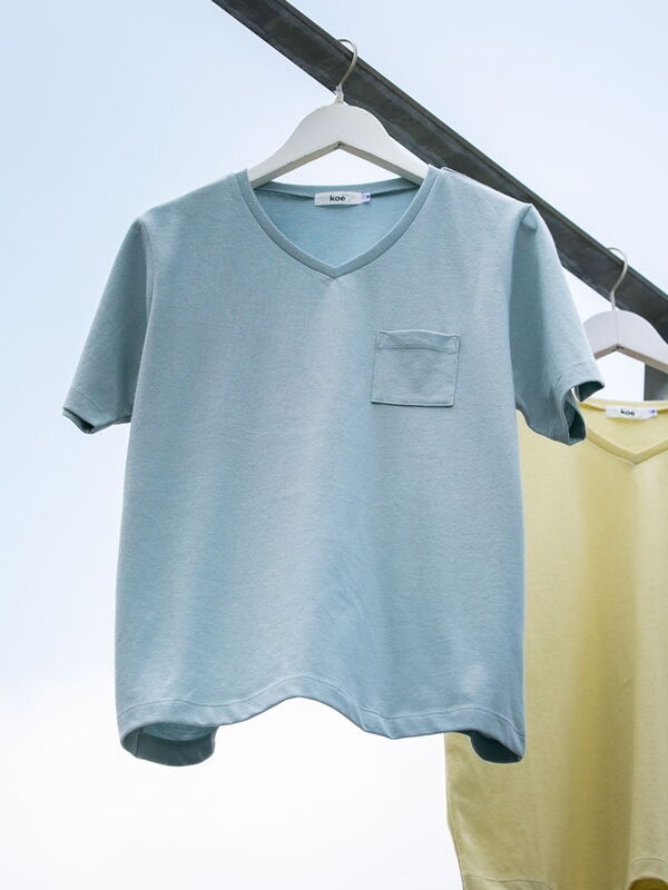 きれいめvネックtシャツ ホワイト ライトグレー ブラック ライトベージュ ライトブラウン ミント サックスブルー ラベンダー Koe コエ のレディースtシャツ Ka06l1c0540 ファッション通販のstripe Club