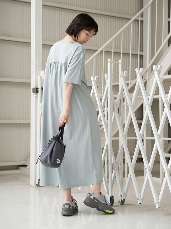 アウトレット 後ろギャザーtシャツワンピース ホワイト ブラック ベージュ サックスブルー Koe コエ のレディースワンピース Ka03l1h00 ファッション通販のstripe Club