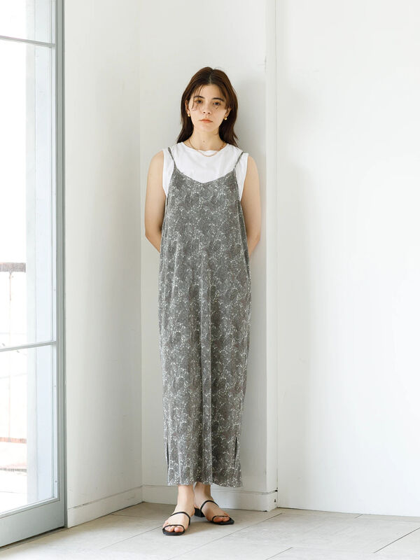 アウトレット ペイズリープリーツキャミワンピース ベージュ サックスブルー Koe コエ のレディースワンピース Kp11l0h0500 ファッション通販のstripe Club