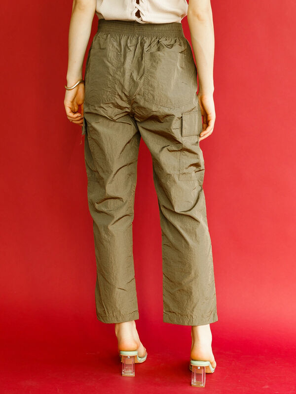 アウトレット ナイロンイージーカーゴパンツ ベージュ カーキ Koe コエ のレディースパンツ Kp11g0f00 ファッション通販のstripe Club