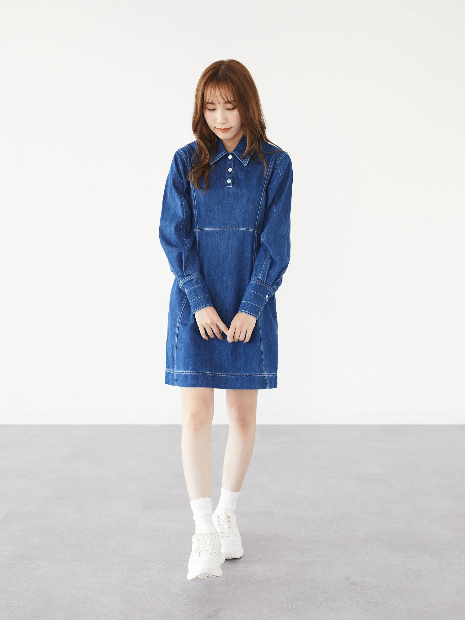 デニムミニワンピース ブラック インディゴ Collaboration By Kol コラボレーション バイ ケーオーエル のレディースワンピース Mf21l0h00 ファッション通販のstripe Club