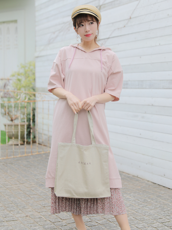 フラワーフォトプリントワンピース ライトベージュ ピンクベージュ Areeam アリーム のレディースワンピース Mj01l1h0100 ファッション通販のstripe Club