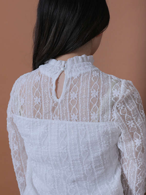 アンティークレーストップス オフホワイト ブラック Areeam アリーム のレディースカットソー Mj03l1c0150 ファッション通販のstripe Club