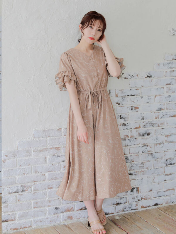 繊細なお花たちのワンピース アイボリー ベージュ Areeam アリーム のレディースワンピース Mj13l0h0100 ファッション通販のstripe Club