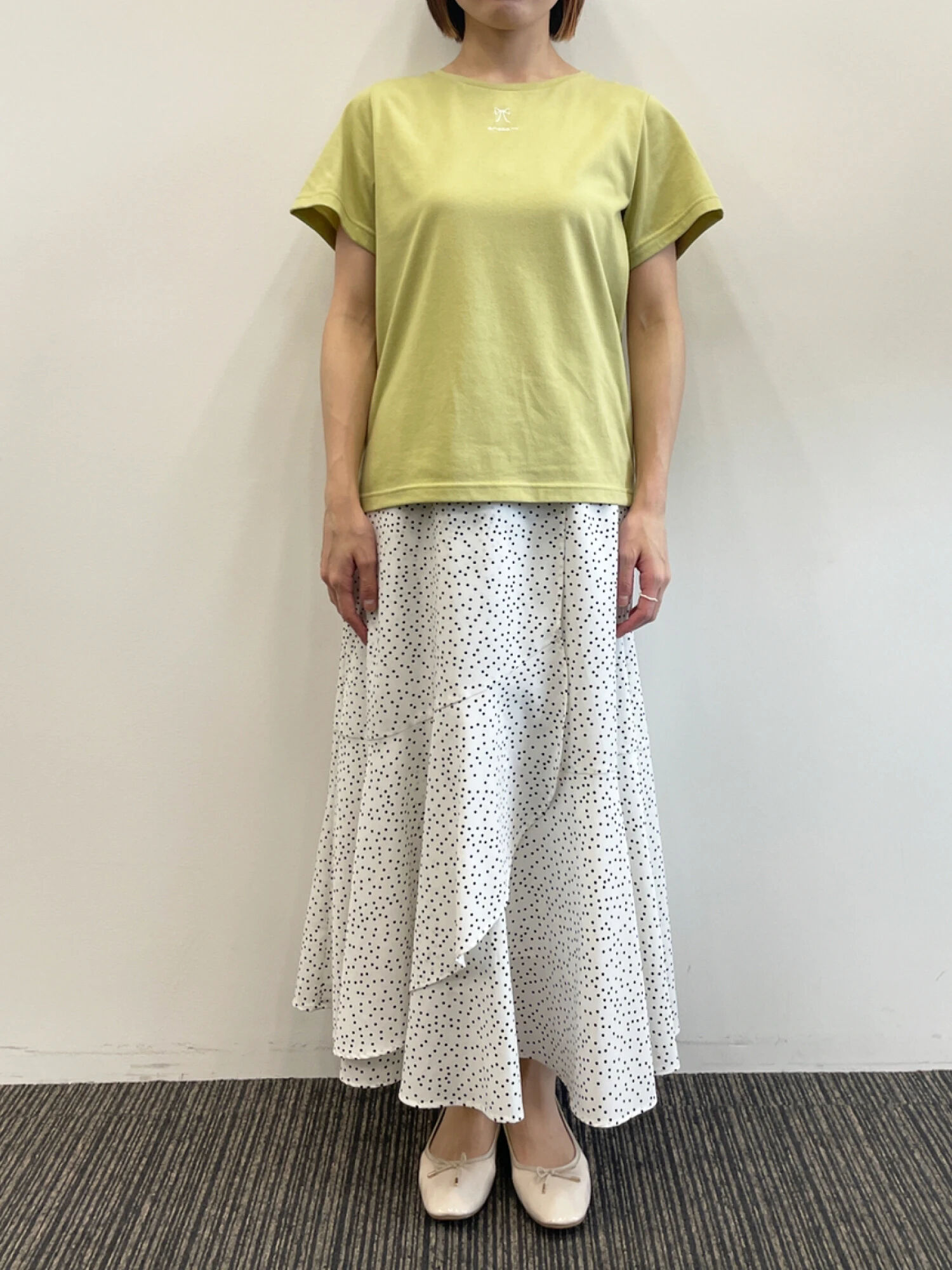 Areeam リボン刺繍Tシャツ（オフホワイト/ライムグリーン/ラベンダー