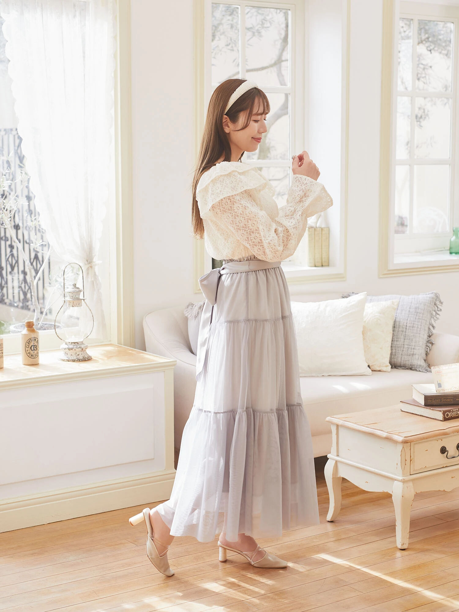 《ご成約》Maxmara濃紺フリルシャツ&イタリア美形ギャザー伸縮スカート