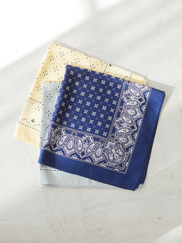 バンダナ柄スカーフ グレー イエロー ネイビー Craft Standard Boutique クラフト スタンダード ブティック のレディースストール マフラー Pp11l6j0100 ファッション通販のstripe Club