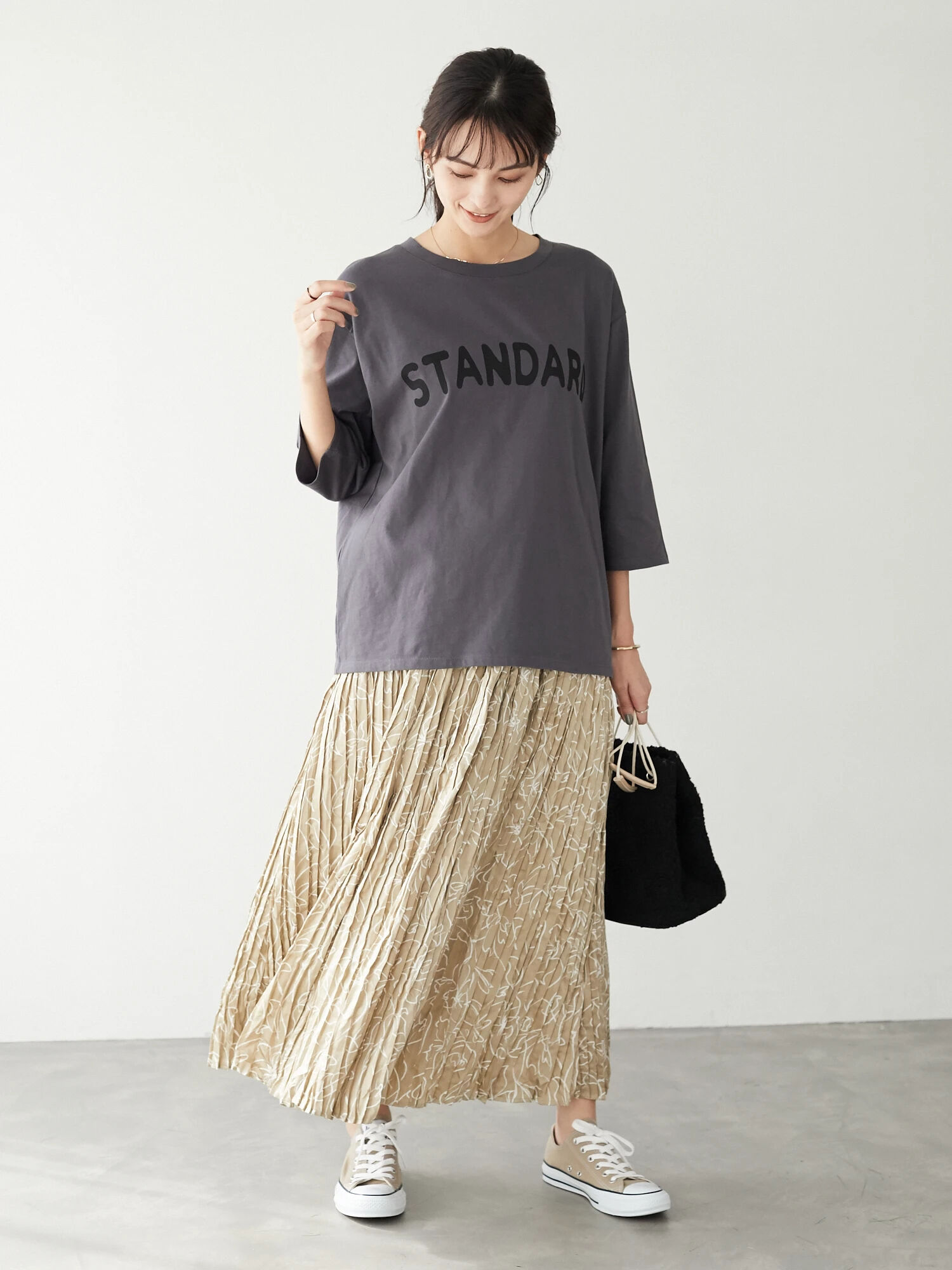 サテンプリーツスカート（ダークピンク/グレーベージュ/ブルー/フラワーベージュ/フラワーサックス） CRAFT STANDARD  BOUTIQUE（クラフト スタンダード ブティック）のレディーススカート【PA13L0L0400】｜ファッション通販のSTRIPE CLUB