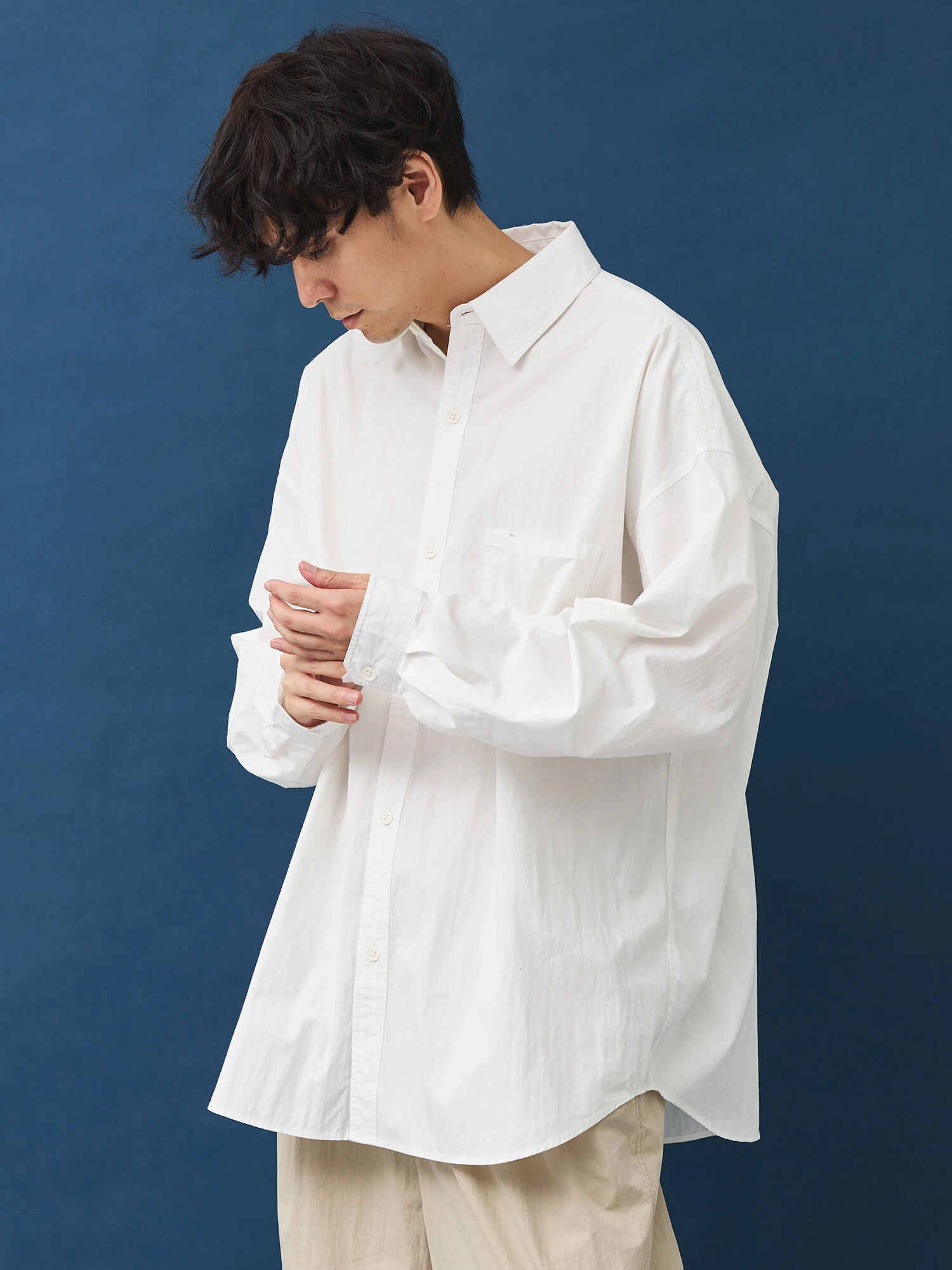 綿ナイロンダンプレギュラーカラーシャツ（アイボリー/オフホワイト