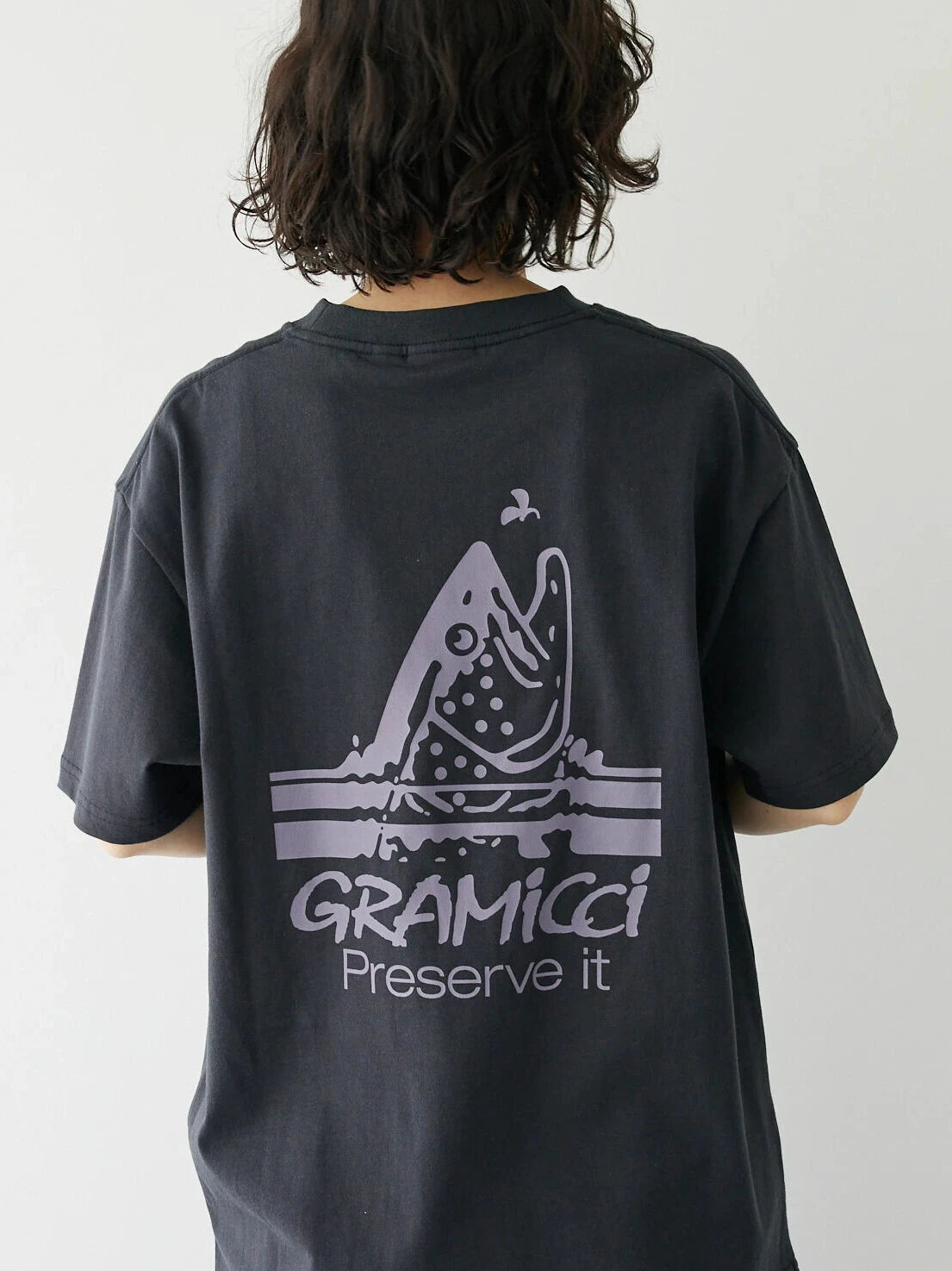 【アウトレット】GRAMICCI TROUT TEE（ホワイト/ブラック