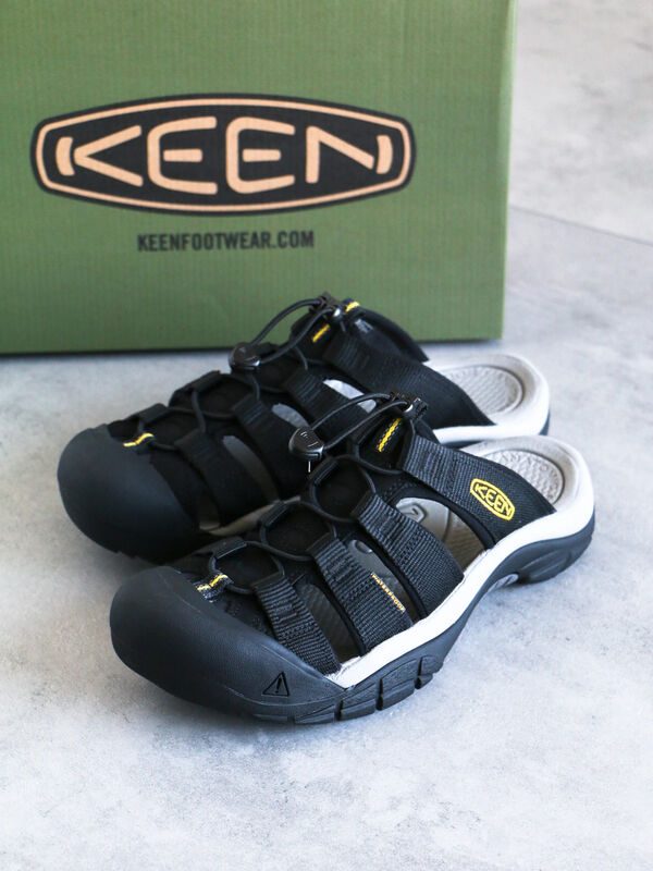 【WEB限定】KEEN ニューポートスライド