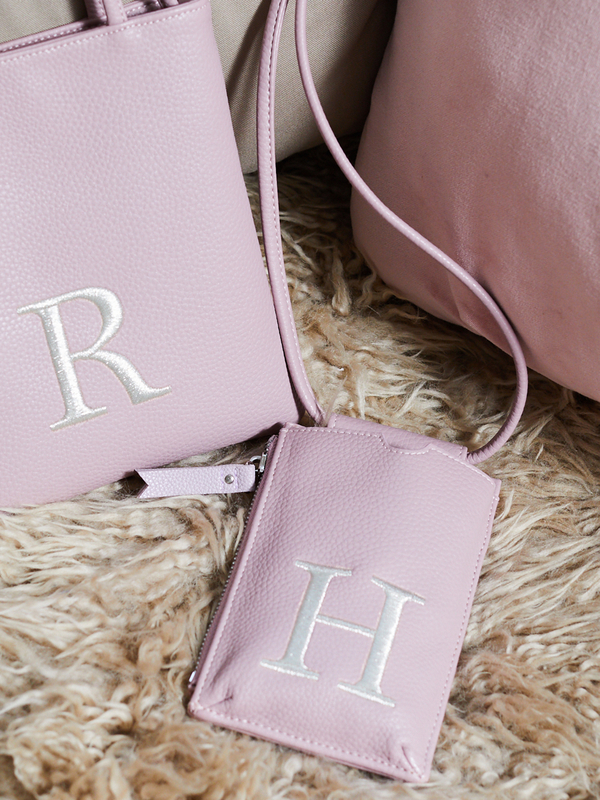 イニシャルスマホウォレット H K M R S Y Honey Salon ハニーサロン のレディースバッグ ポーチ Sp94f0j0100 ファッション通販のstripe Club イニシャルスマホウォレット H K M R S Y Honey Salon ハニーサロン のレディースバッグ ポーチ Sp94f0j0100 ファッション通販のstripe Club