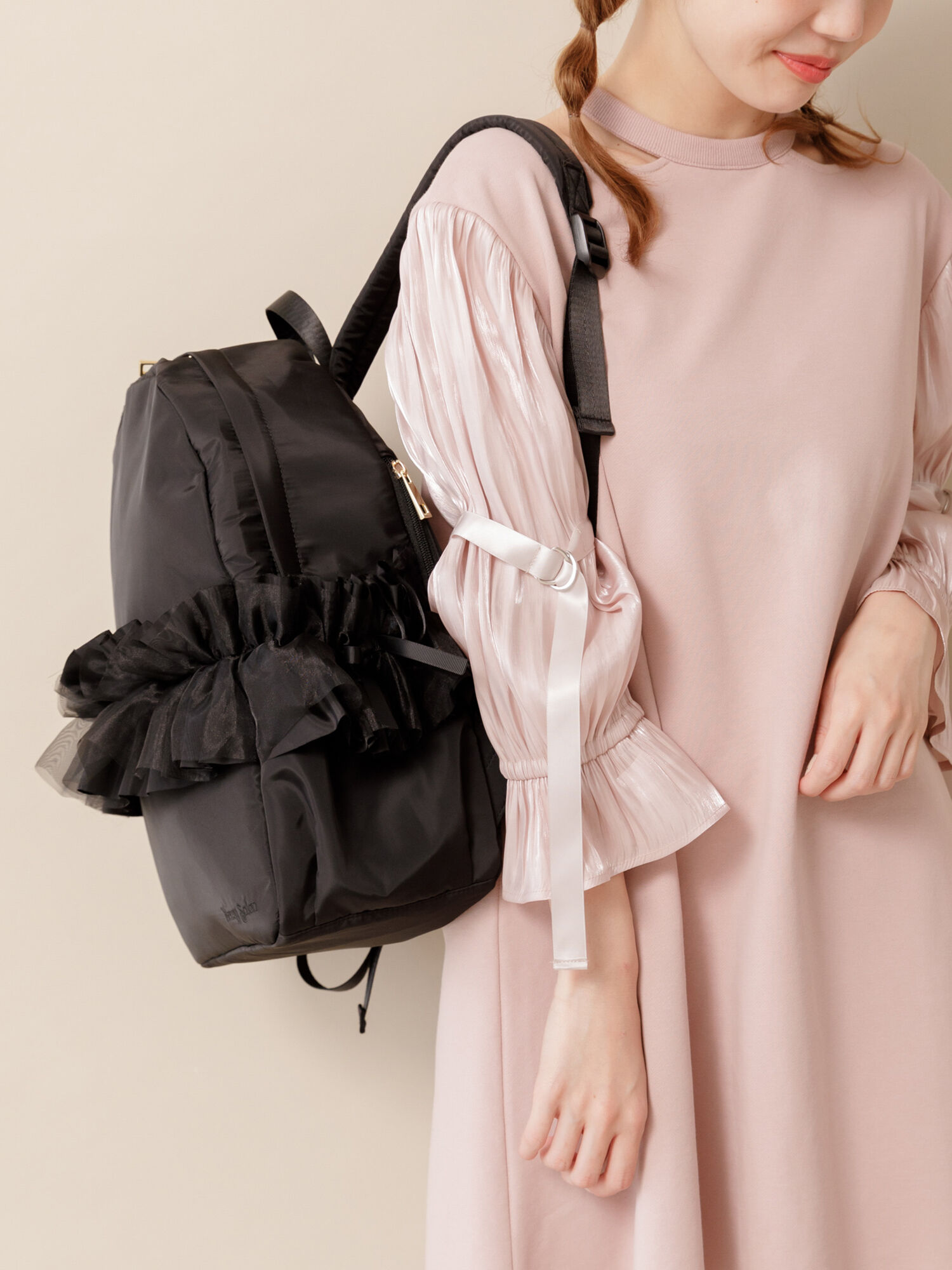 ボリュームフリルリュック ブラック ピンク Honey Salon ハニーサロン のレディースバッグ ポーチ Sa03f0j0400 ファッション通販のstripe Club