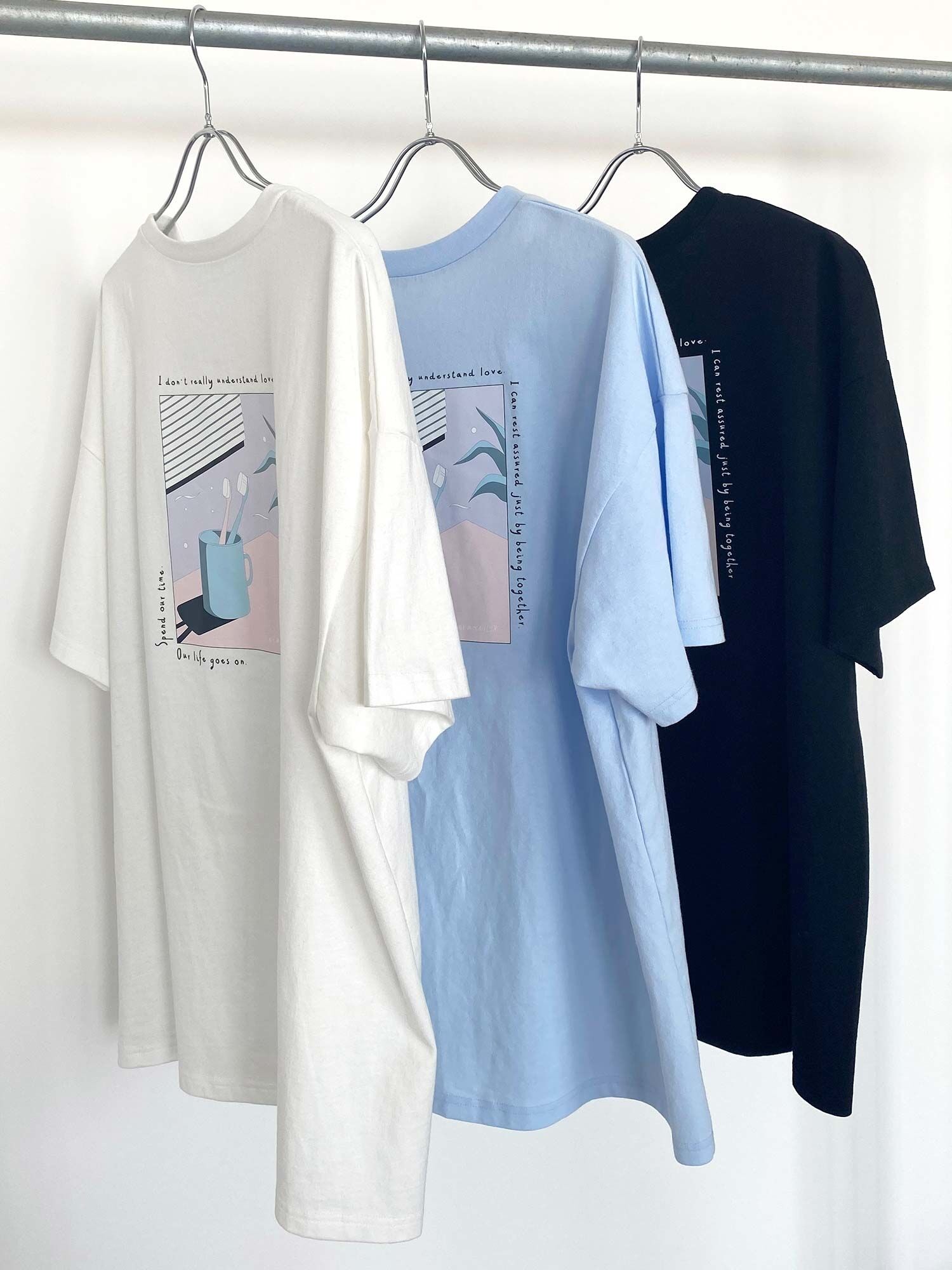 アウトレット】君と過ごした1LDK Tシャツ（ホワイト/ブラック/サックス