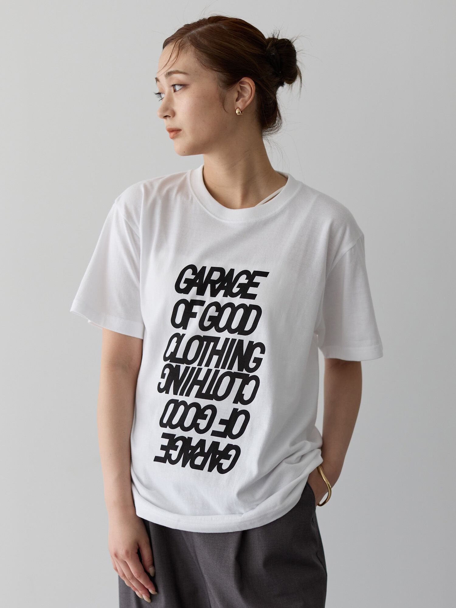 ダブルビッグロゴ半袖Tシャツ（ホワイト/チャコールグレー） / GARAGE